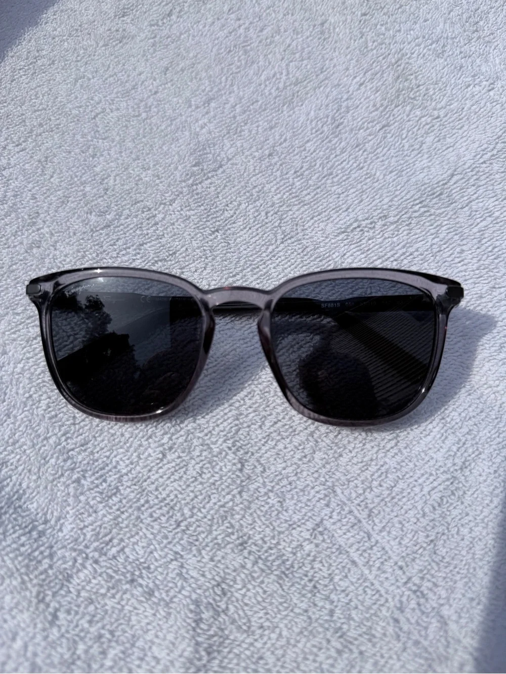 Salvatore Ferragamo SF881S Sunglasses (Smoke)